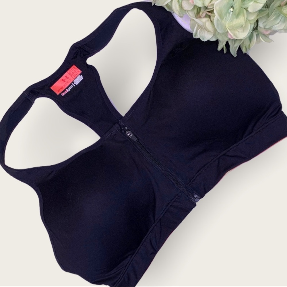 Under Armour (38D) Sports Bra Zip front closure lightly padded cups & straps